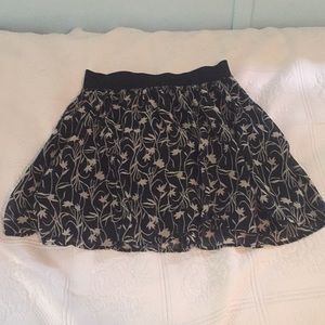 Black and cream skirt with black lining